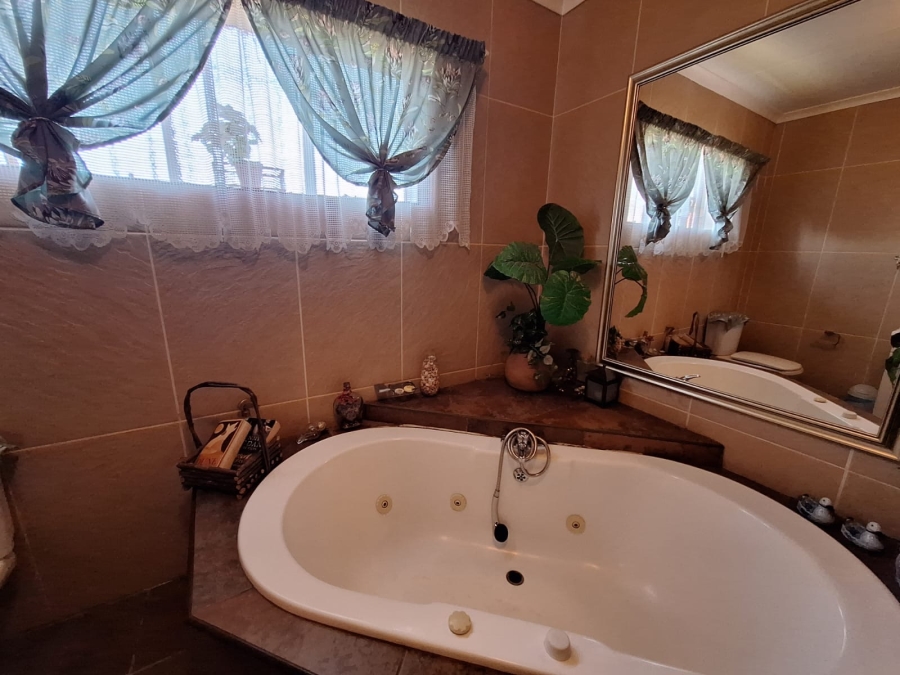 4 Bedroom Property for Sale in Sasolburg Ext 4 Free State